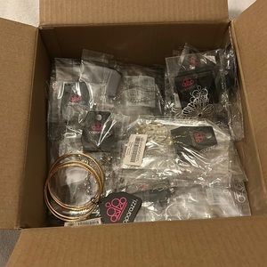 Paparazzi jewelry bundle - 24 pieces. Open to offers!!